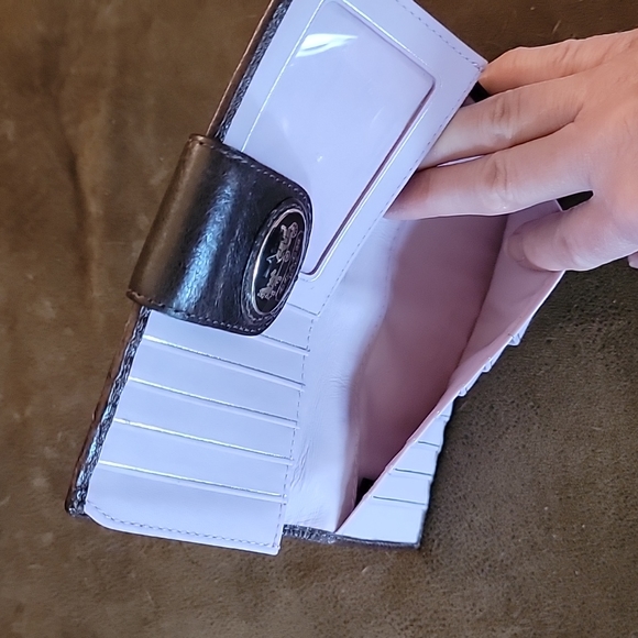 Coach Slim Wallet - Picture 6 of 7